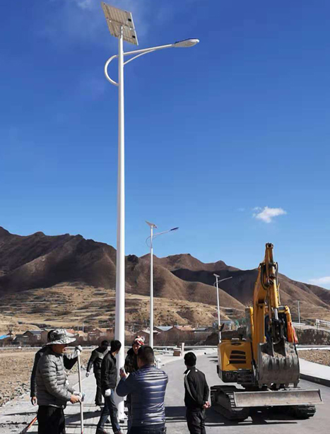 甘南碌曲10米河南太阳能路灯项目