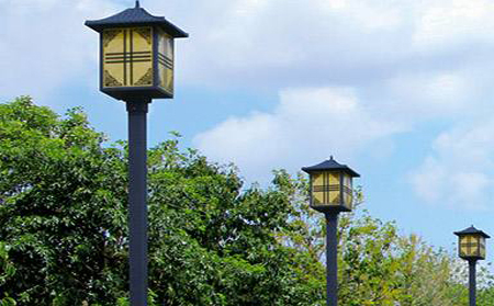 太阳能河南庭院灯怎么选亮度与续航更耐用